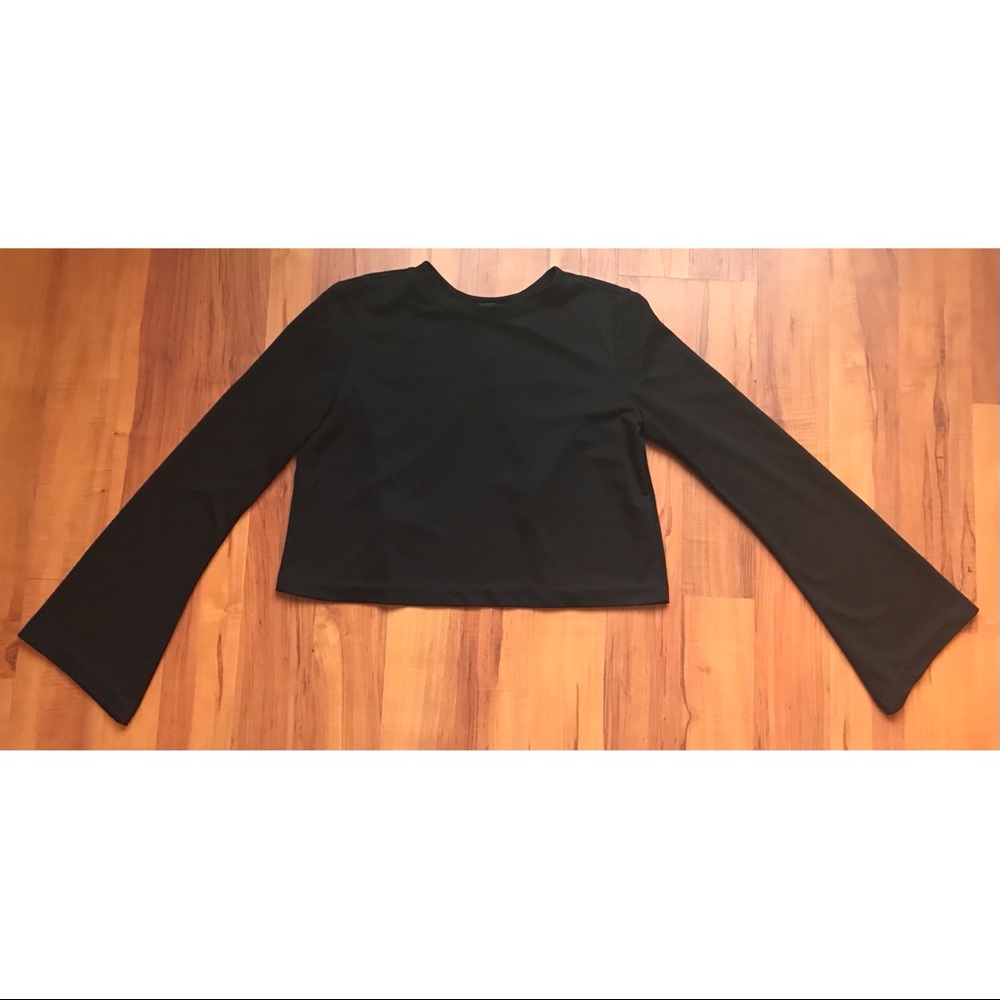 forever 21 black medium bell sleeve crop sweater